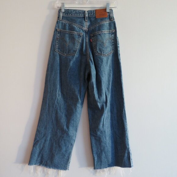 LEVI'S Ribcage Pleated Cropped Wide Leg Jeans in Now and Then Wash - Size US 24 - Picture 10 of 15
